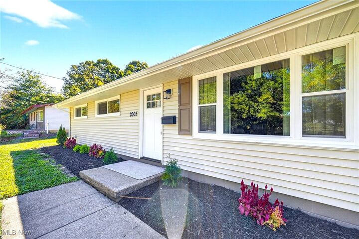 Property Photo:  2003 James Street  OH 44446 