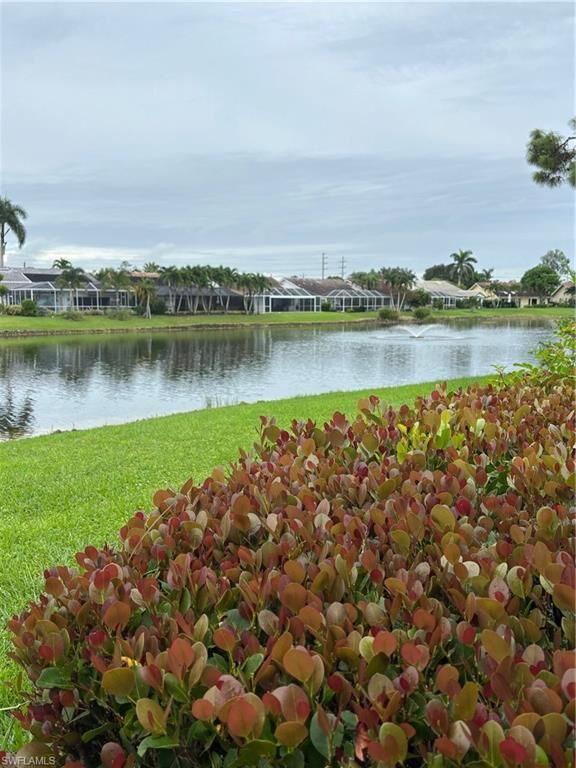 Property Photo: 293 Kings Way FL 34104