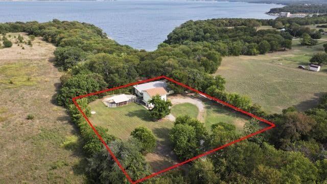 Property Photo:  920 Hanna Drive  TX 75020 