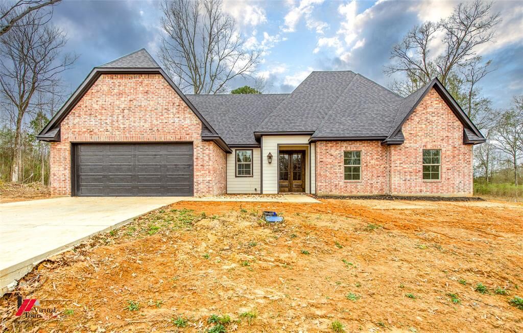 Property Photo:  1020 Voss Drive  LA 71078 