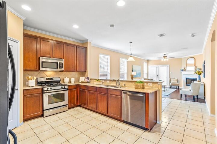 Property Photo:  5832 Pebble Ridge Drive  TX 75070 