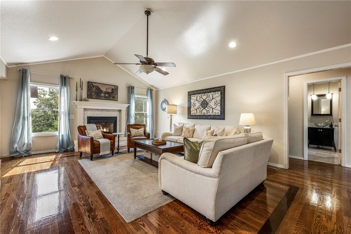 Property Photo:  8 Clackmannan Lane  AR 72715 