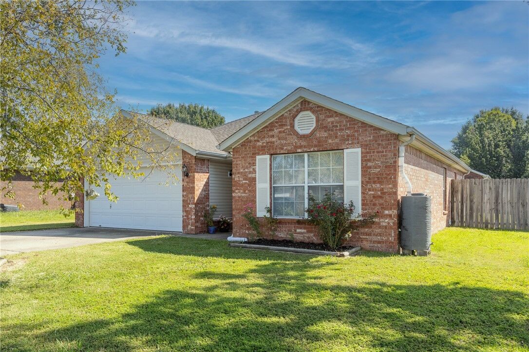 Property Photo:  1366 S Camellia Lane  AR 72704 