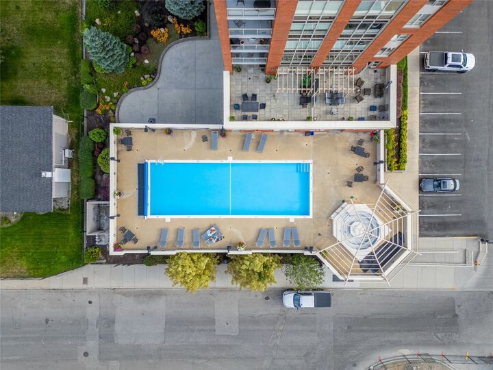 Property Photo: 1160 Bernard Avenue 712 BC V4T 2V4