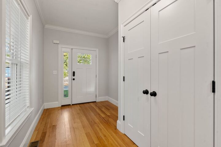 Property Photo:  4 Deane 4  MA 01754 