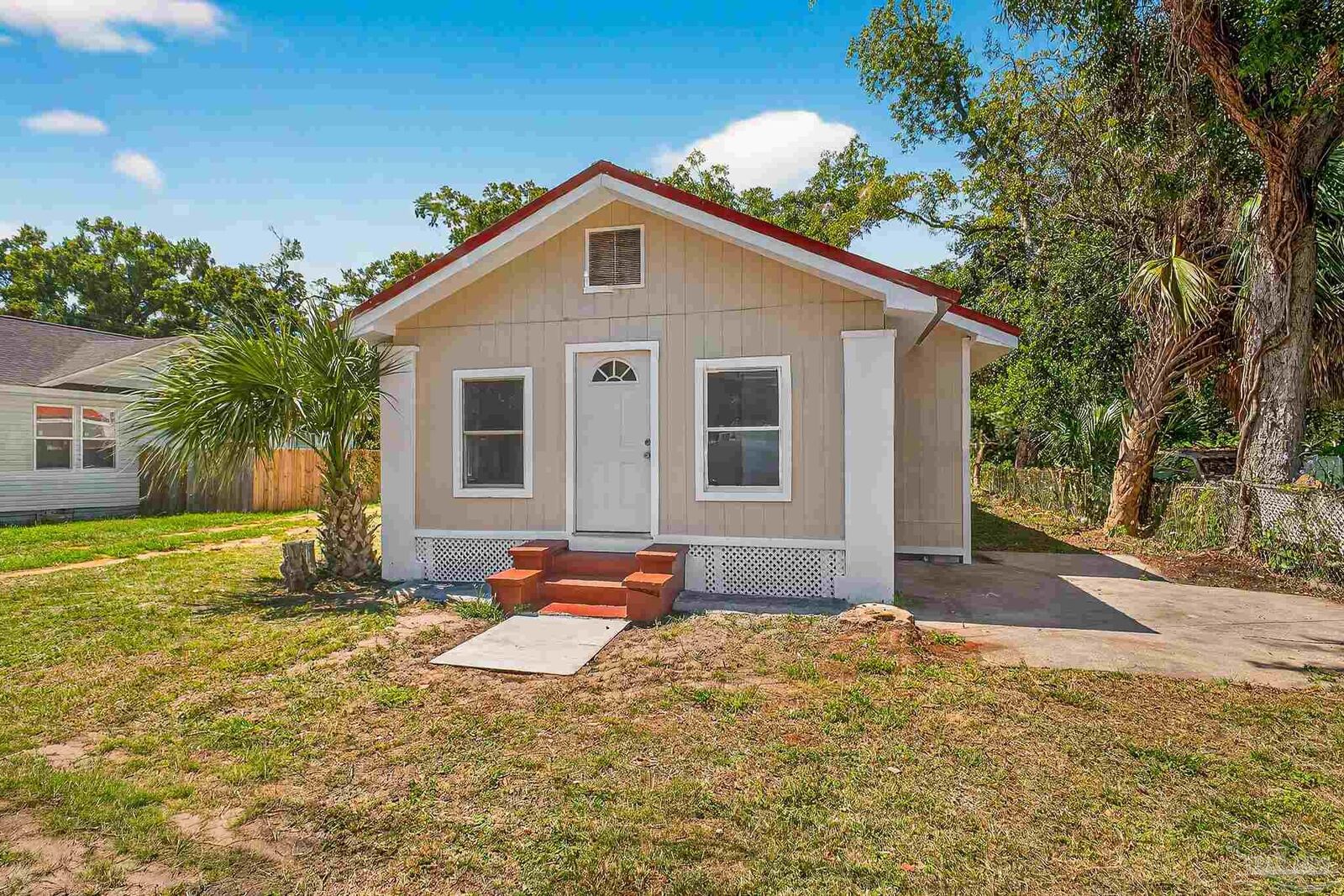 Property Photo:  1009 N U St  FL 32505 