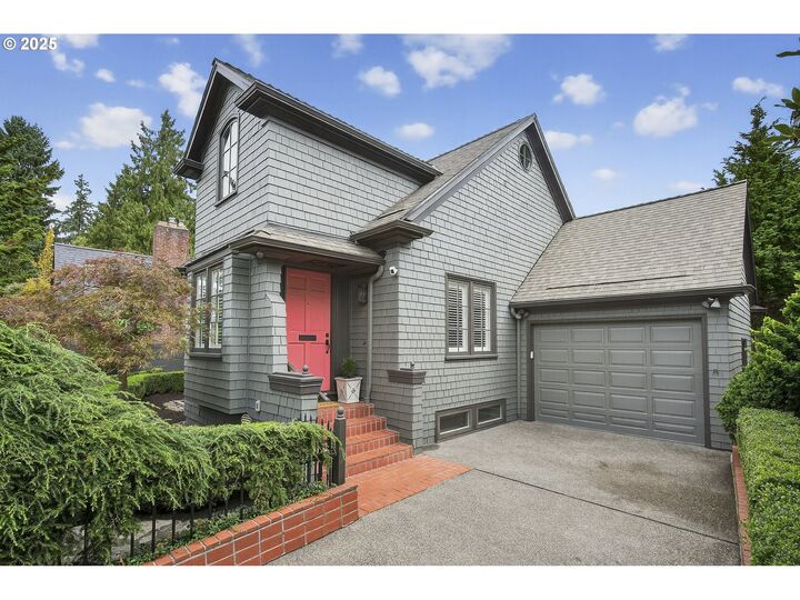 Property Photo: 2650 SW Montgomery Dr OR 97201