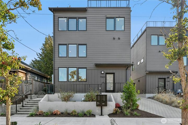 7322  16th Avenue NW 6  Seattle WA 98117 photo