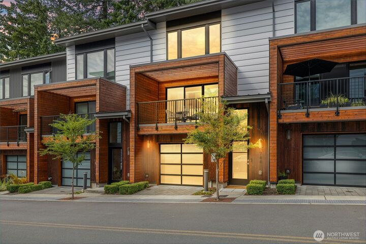 744  Hanami Lane NE  Bainbridge Island WA 98110 photo
