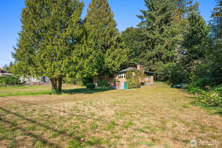 Property Photo:  19044  35th Avenue NE  WA 98155 