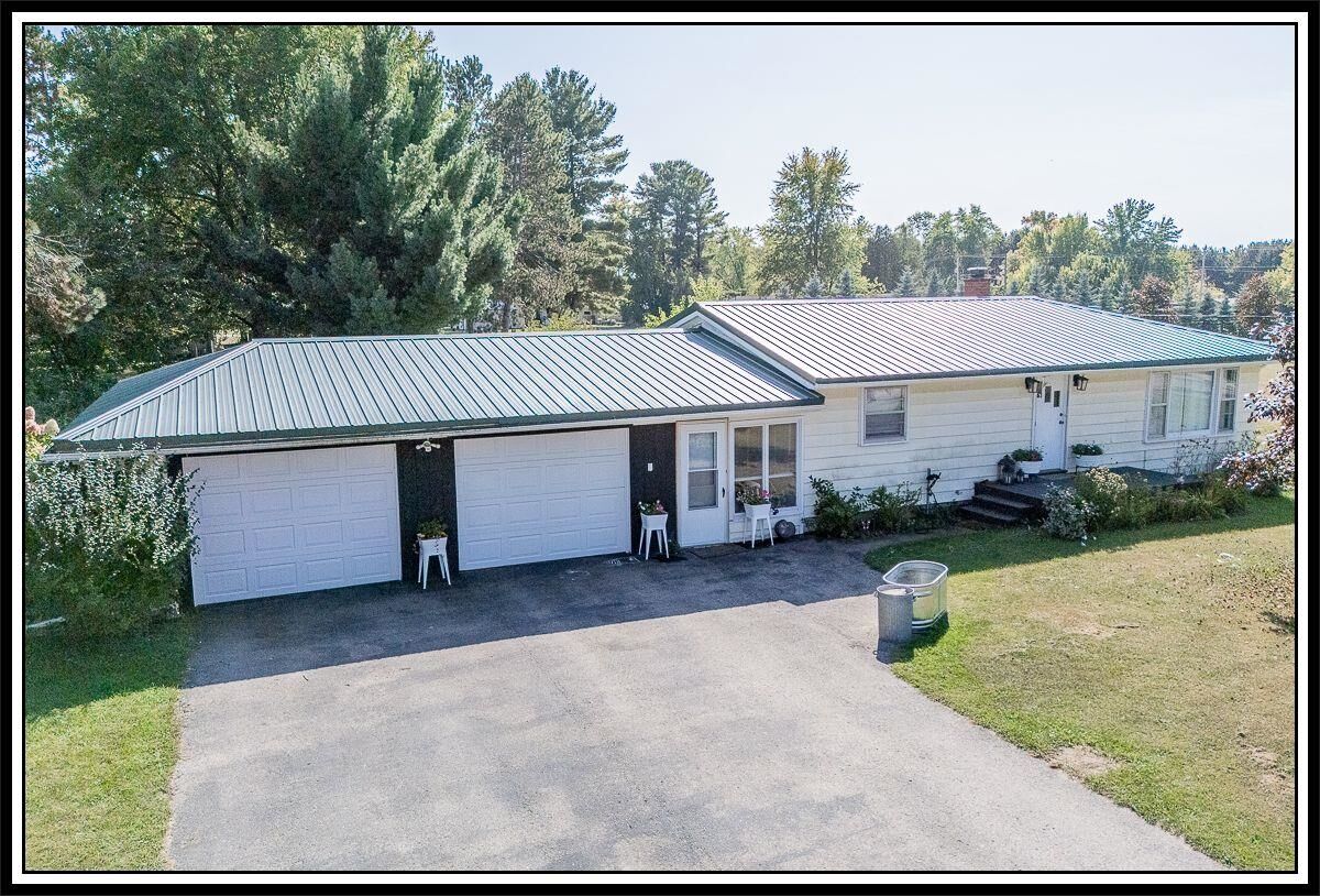 Property Photo: E5991 County Yard Road WI 54949-8658