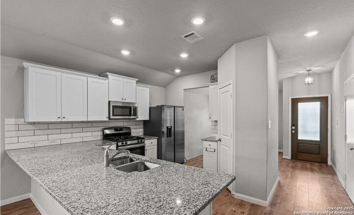 Property Photo: 6026 Akin Quay TX 78261