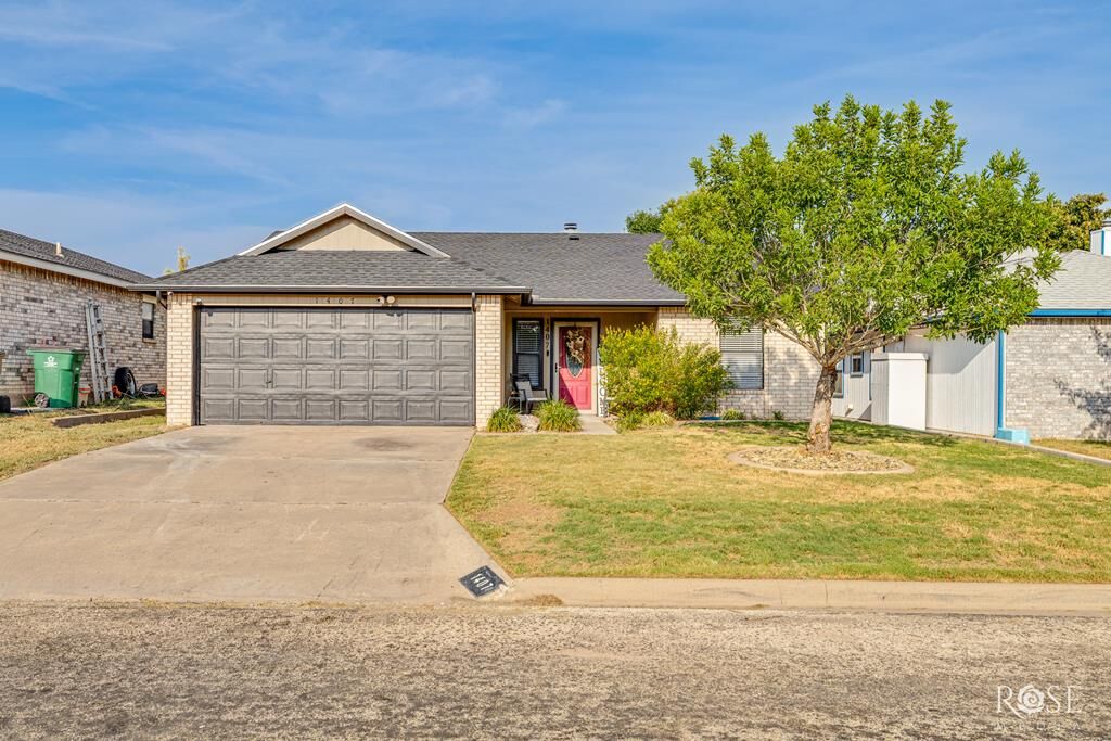 Property Photo: 1407 Wiley St TX 76905