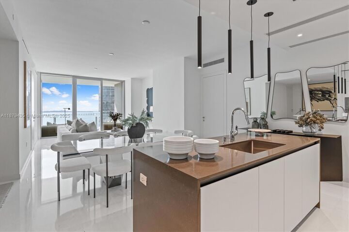 300 Biscayne Blvd Way 2205  Miami FL 33131 photo