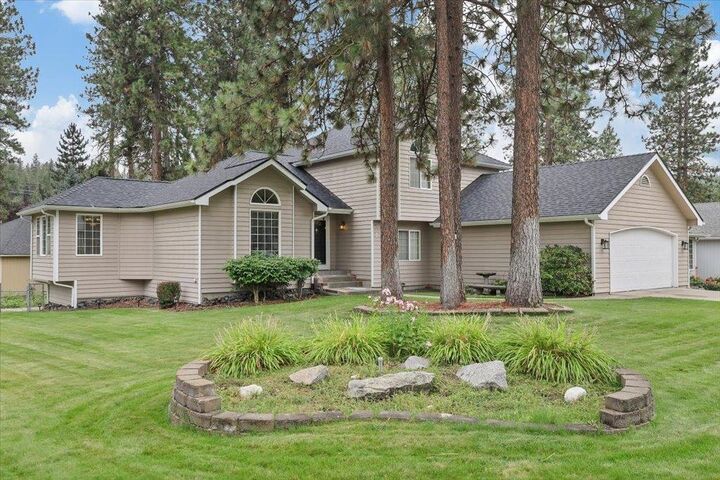 Property Photo:  221 W Falcon Ave  WA 99218 
