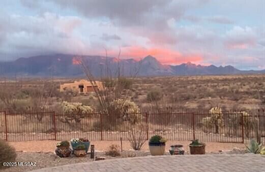 Property Photo:  362 E Corte Artura Azul  AZ 85614 
