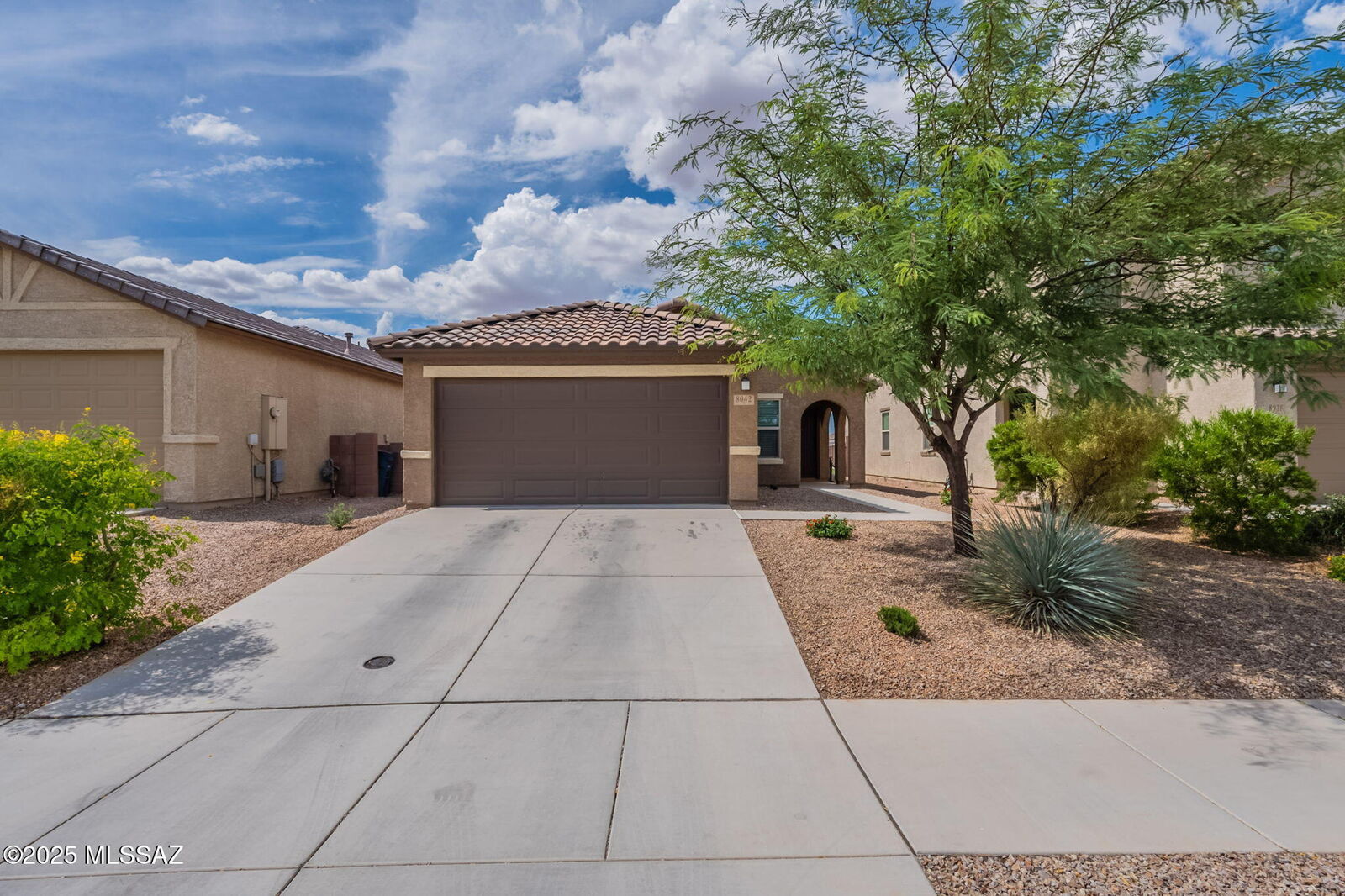 Property Photo: 8042 S Golden Bell Drive AZ 85747