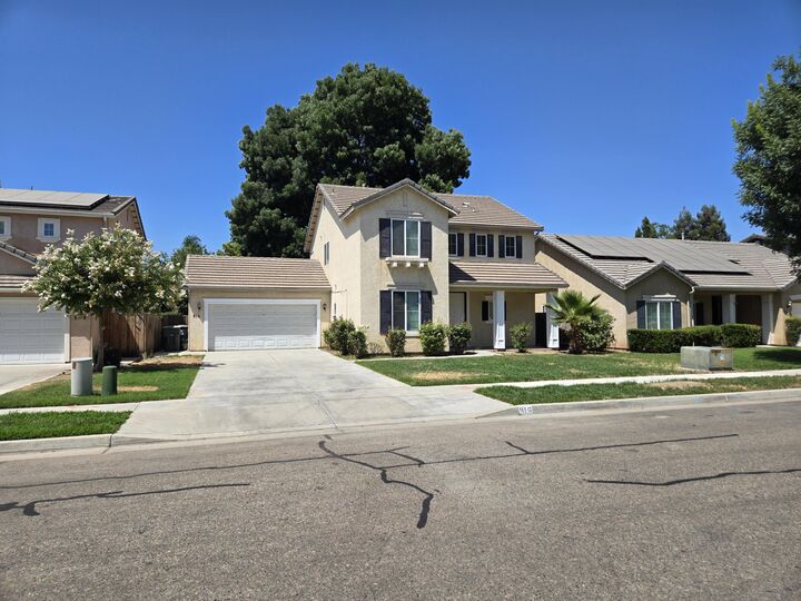 Property Photo:  816 W Loyola Avenue  CA 93277 