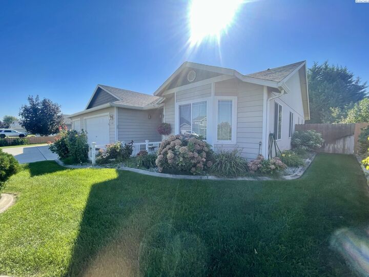 Property Photo:  4602 Campolina Ln.  WA 99301 
