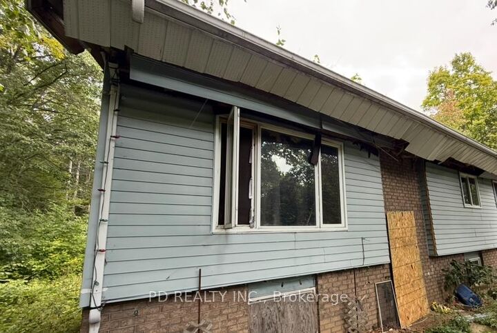 Property Photo:  162 Farlain Lake Road W  ON L9M 0B9 