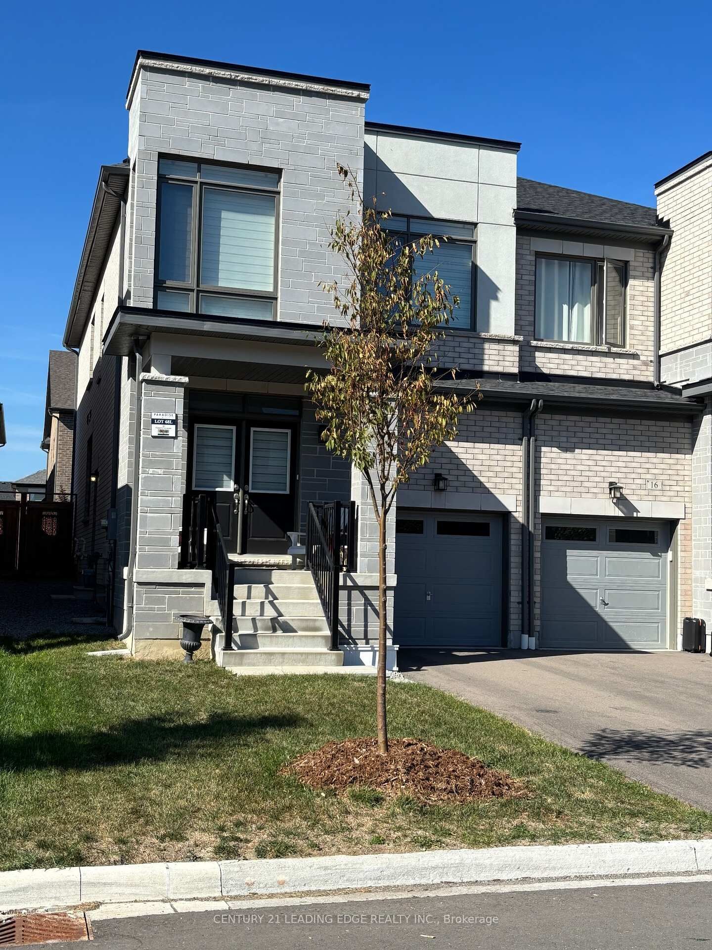 Property Photo:  18 Conarty Crescent  ON L1P 0L4 