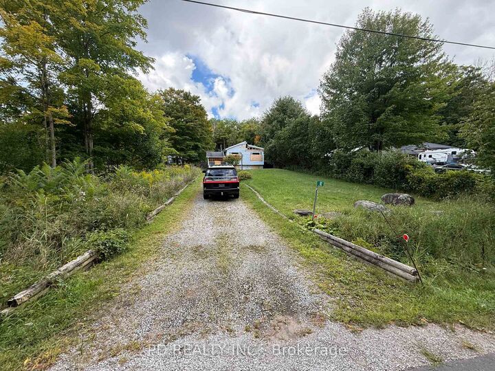 Property Photo:  82 McArthur Drive  ON L9M 1W9 