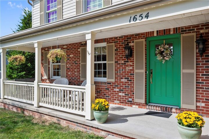 Property Photo:  1654 Red Mill Drive  PA 15241 