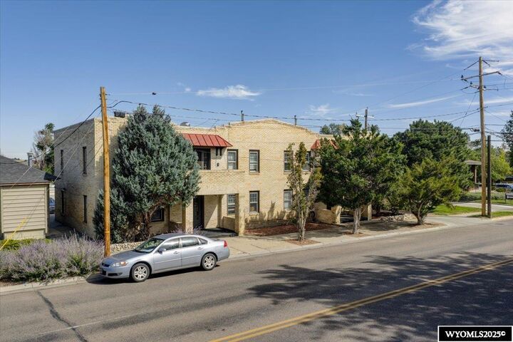 Property Photo:  1214 &Amp 1210 E 1st Street  WY 82601 