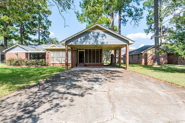 Property Photo:  2304 Tuxedo Lane  GA 31701 