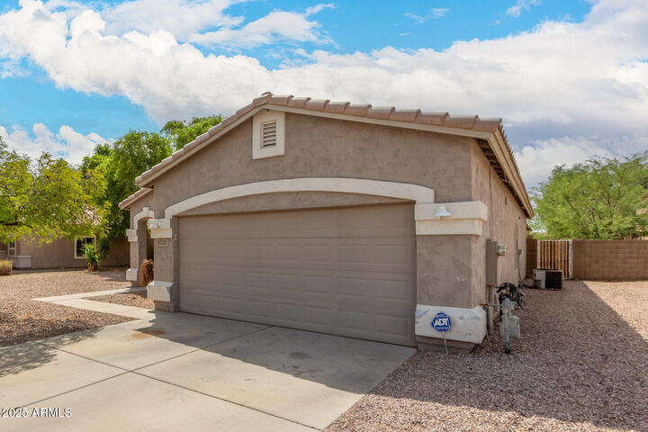 Property Photo: 30332 N Desert Willow Boulevard AZ 85143