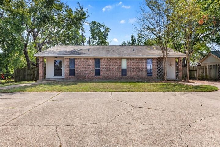 Property Photo: 730 San Saba TX 77845
