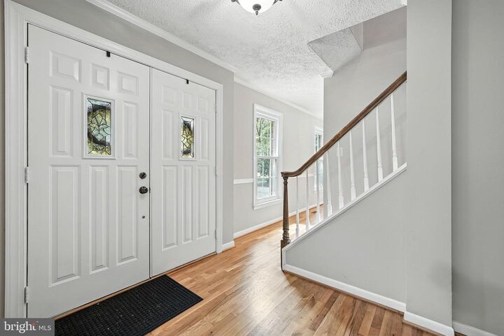 Property Photo:  16211 Sunny Knoll Drive  VA 22025 