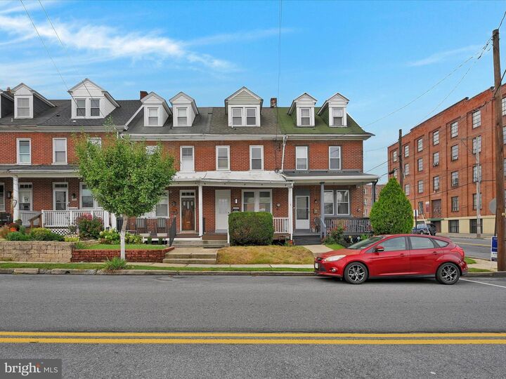 Property Photo: 932 N Plum Street PA 17602
