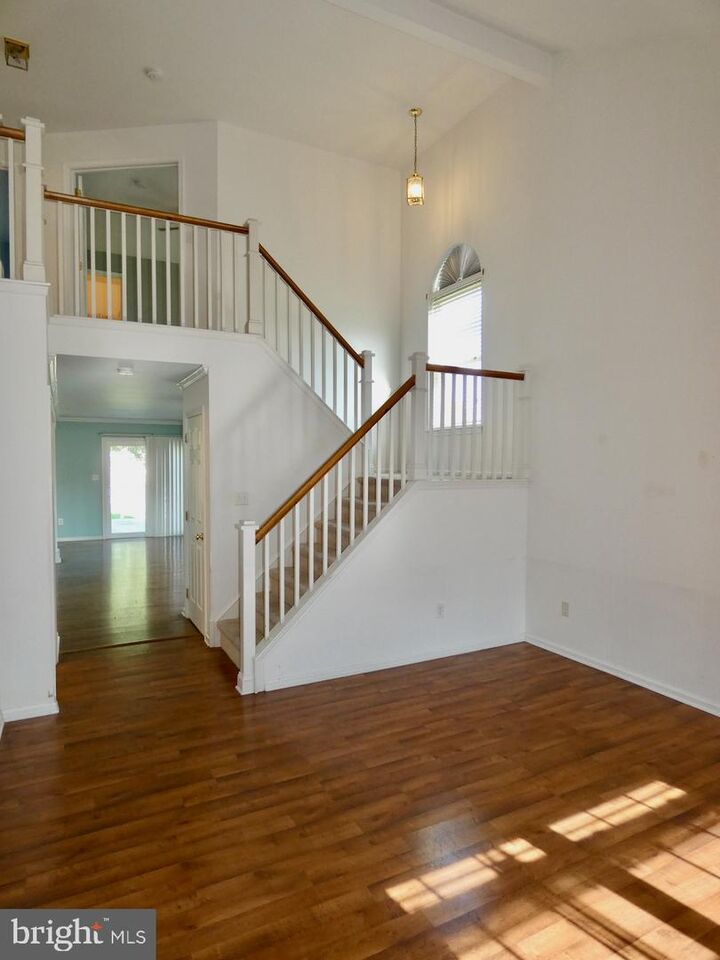 Property Photo:  335 Marldale Drive  DE 19709 