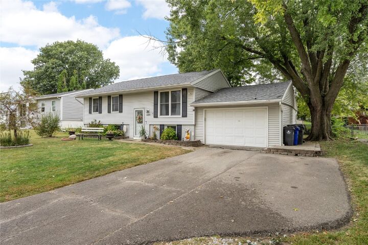 Property Photo:  6509 Mosswood Lane NE  IA 52402 