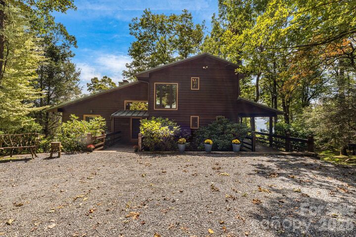 Property Photo: 765/764 Osborne Knob Road NC 28752