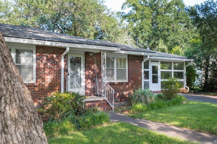 Property Photo:  4968 Victoria Avenue  SC 29405 