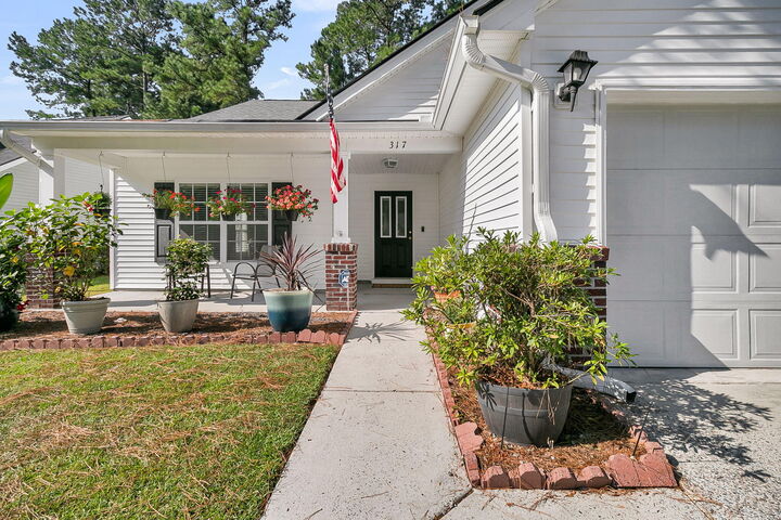 Property Photo:  317 Breckingridge Drive  SC 29456 