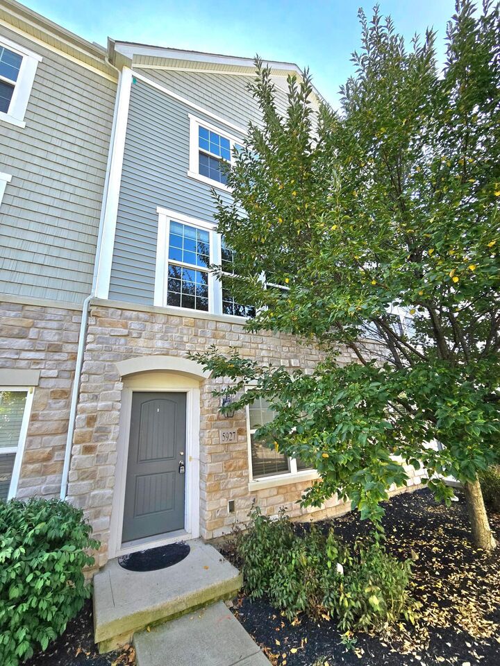 5927 Winberry Creek Drive  Dublin OH 43016 photo