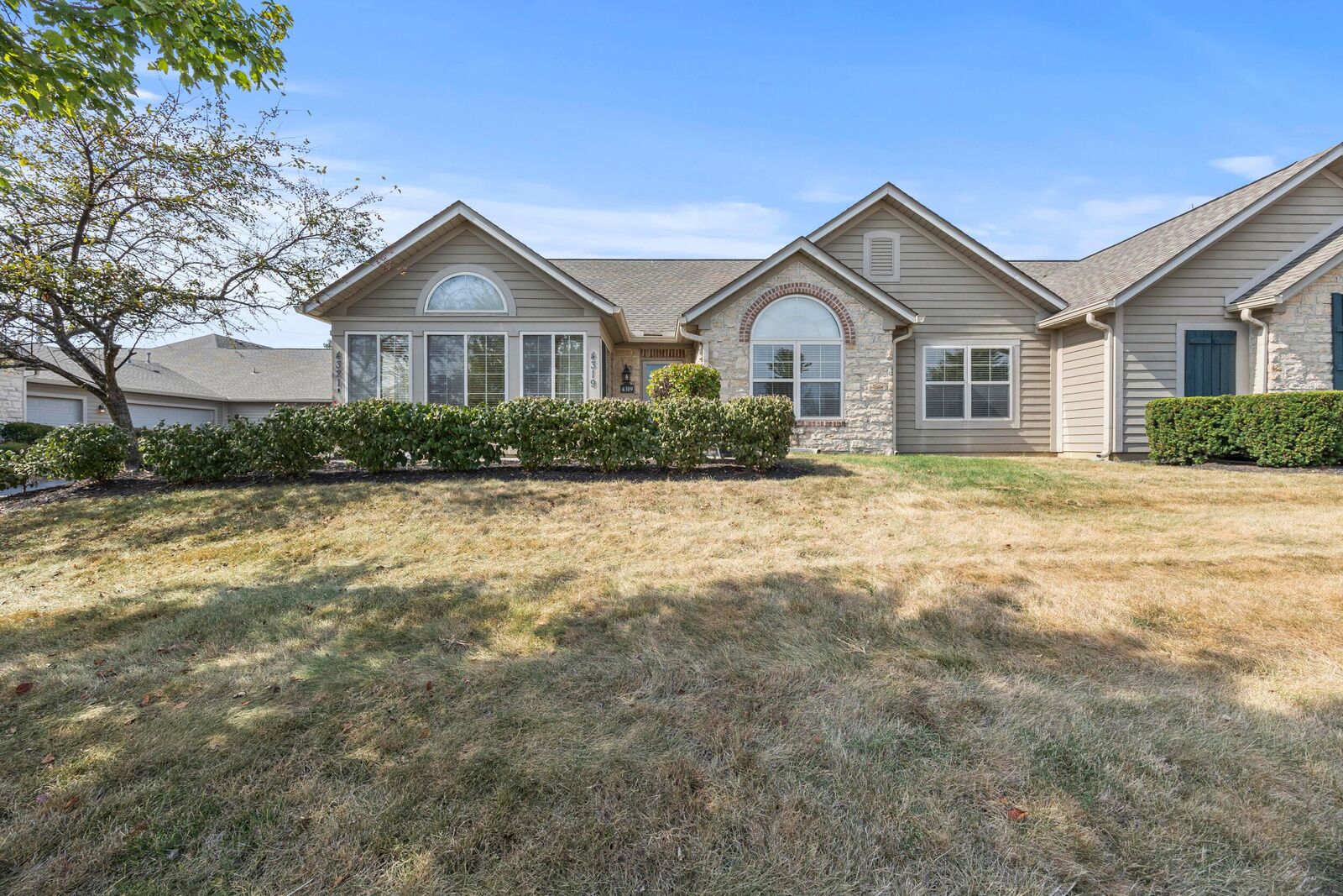 Property Photo: 4319 Waterside Place OH 43123