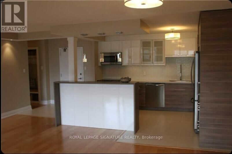 Photo de la propriété:  625 The West Mall 309  ON M9C 4W9 