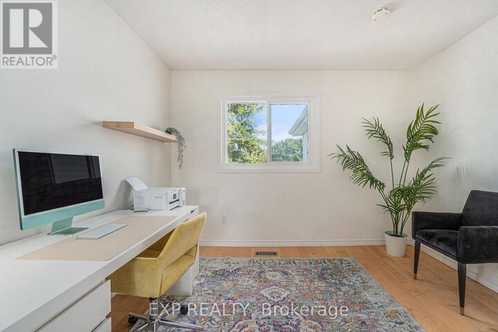 Property Photo:  130 Tartan Drive  ON K2J 3S6 