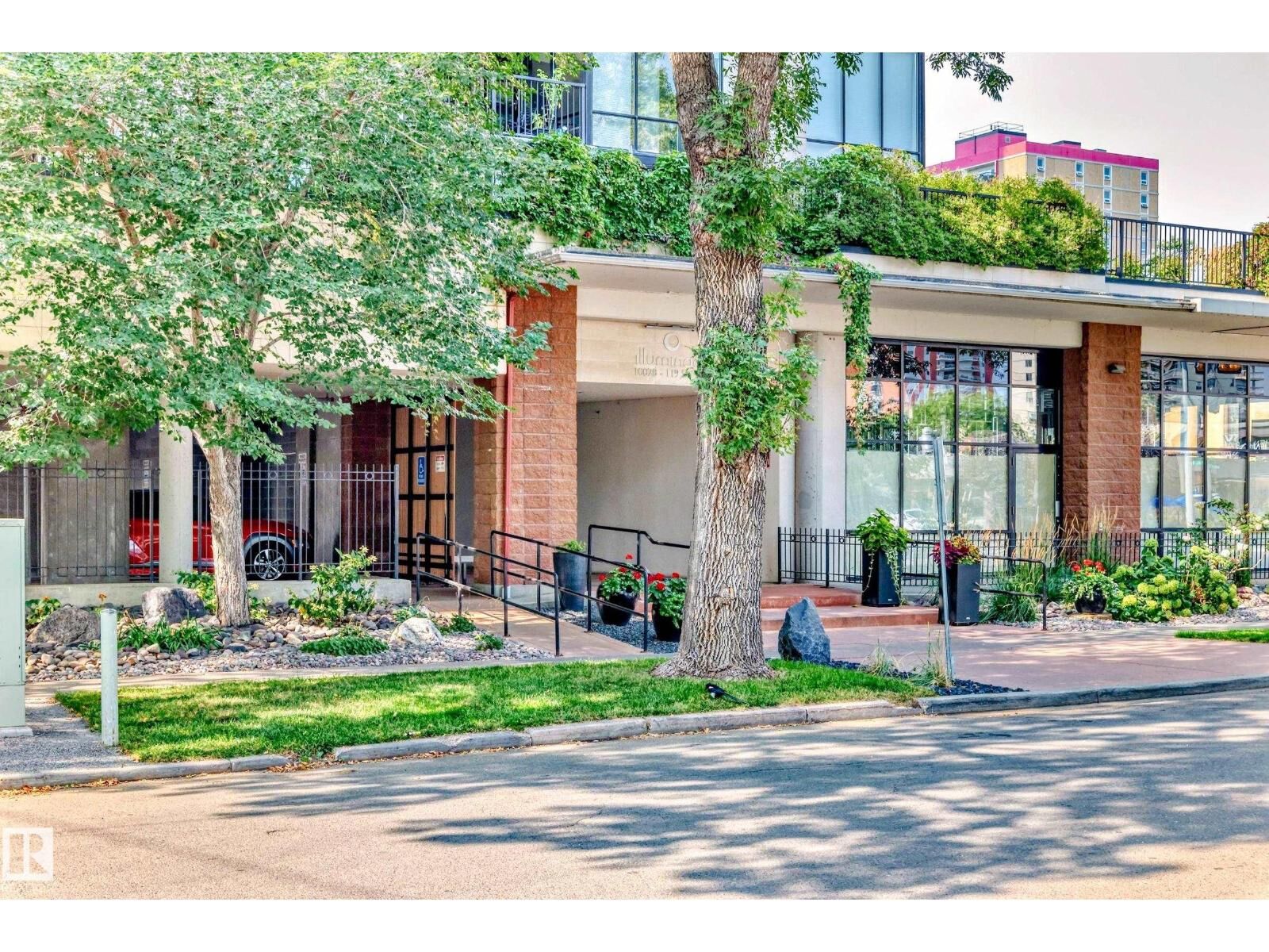 Photo de la propriété:  #404 10028 119 St NW  AB T5K 1Y8 