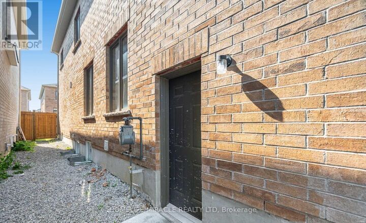 Property Photo:  7 Aldenham Street Basement  ON L6X 5S2 