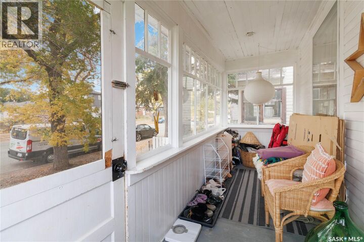 Property Photo: 609 H Avenue S SK S7M 1X1