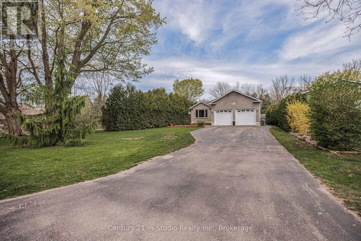Property Photo: 406 Alice Street ON N0H 2L0