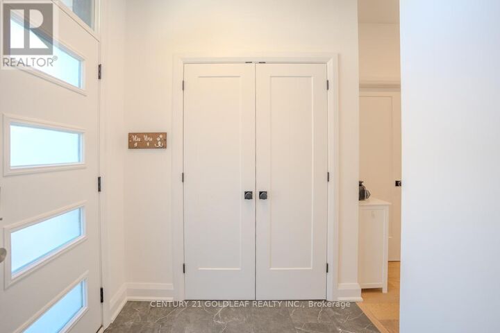 Property Photo:  30 King George Street  ON K1K 1V8 