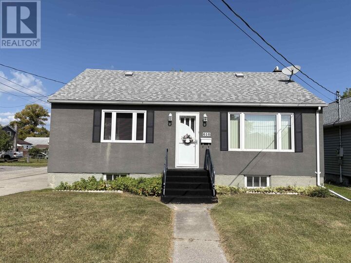 610 Second St E  Fort Frances ON P9A 1N5 photo