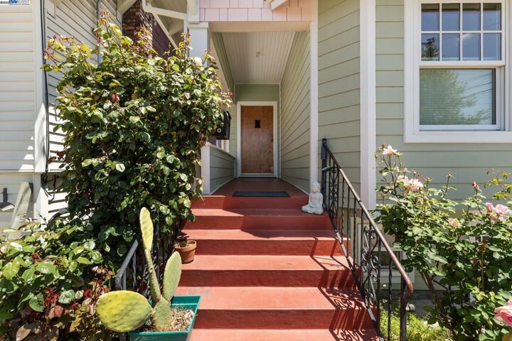 Property Photo: 1034 21st St CA 94606