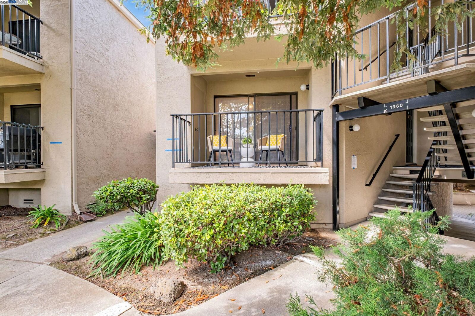 Property Photo: 1960 Barrymore Common K CA 94538